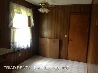 1116 Heathwood Dr - Photo 3 of 8