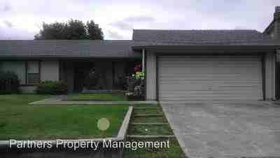 9818 Shady Oaks Dr - Photo 2 of 3