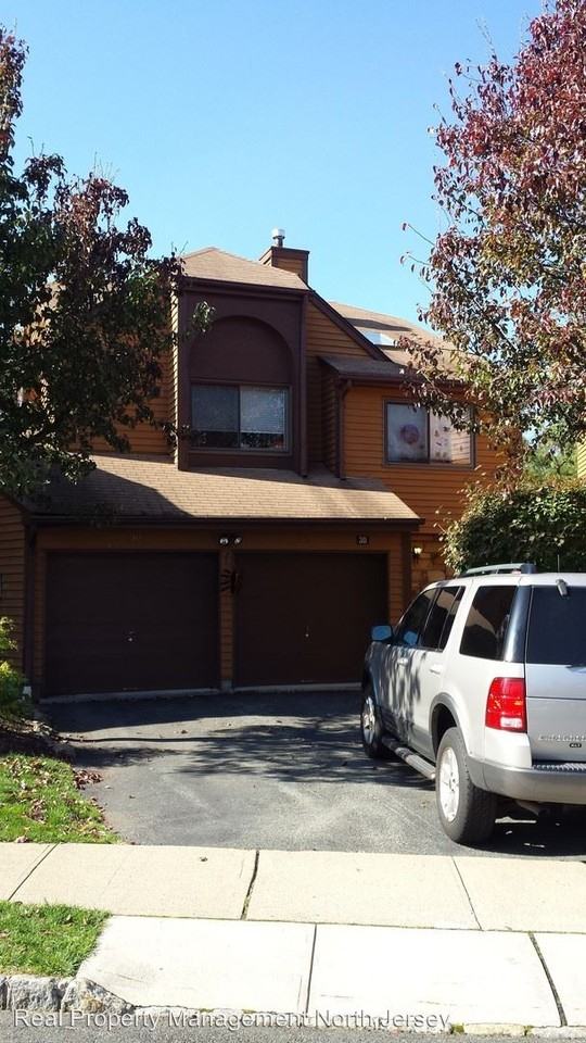 30 Powderhorn Dr - Photo 2 of 11