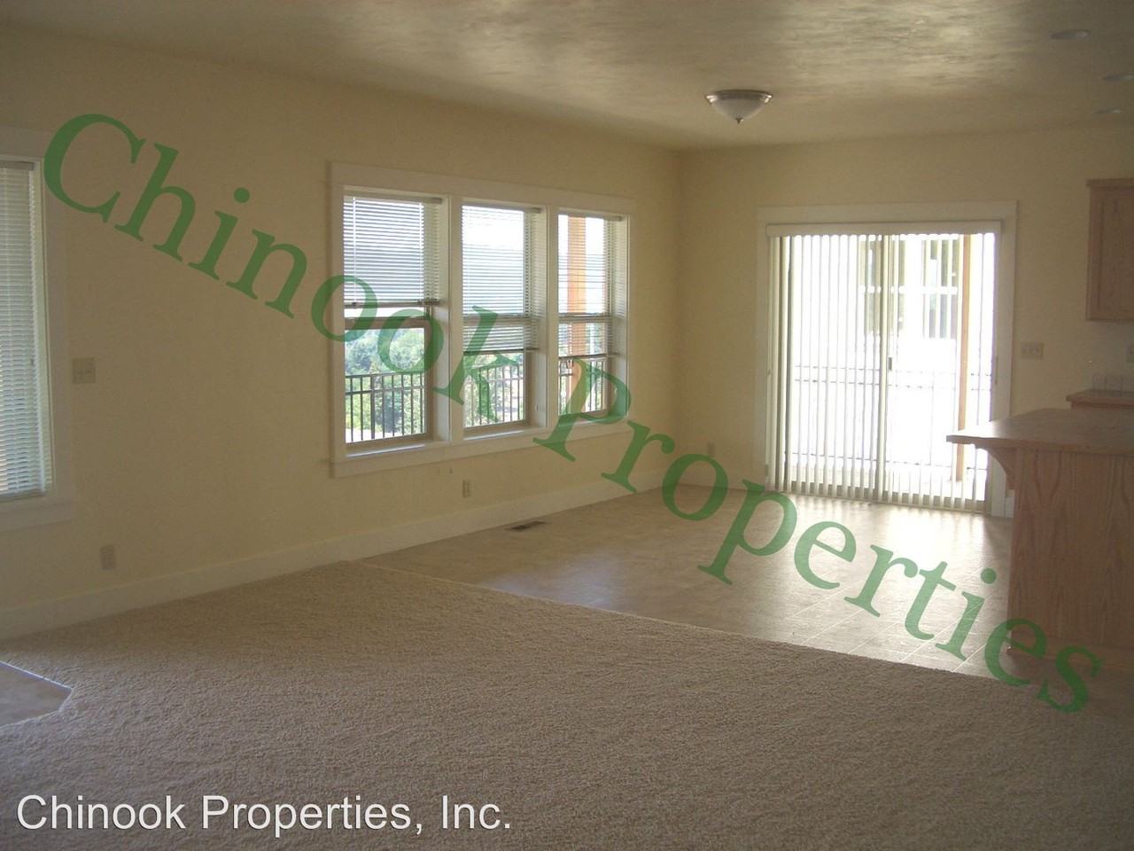 1610 Samuel Dr - Photo 2 of 12