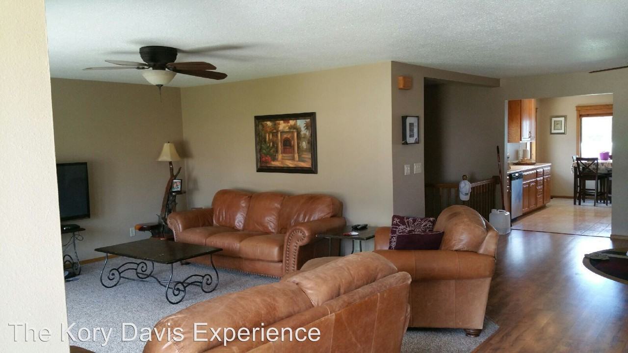 309 Jackson St - Photo 3 of 7