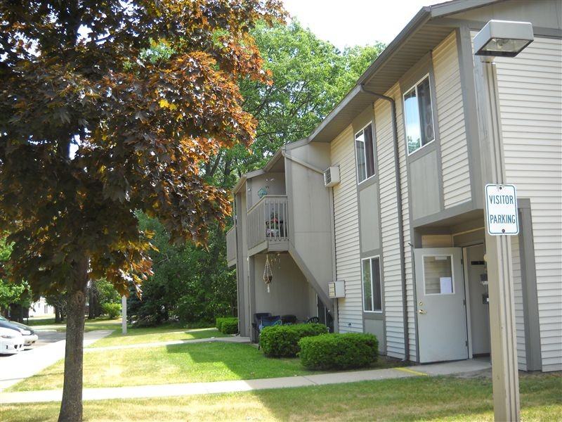 Houghton Lake Timber Apartments - Photo 2 of 6