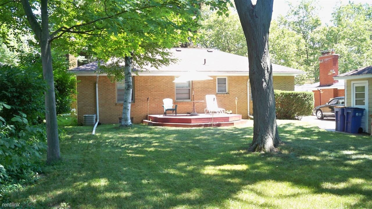 35 Holmdene Blvd NE - Photo 2 of 10