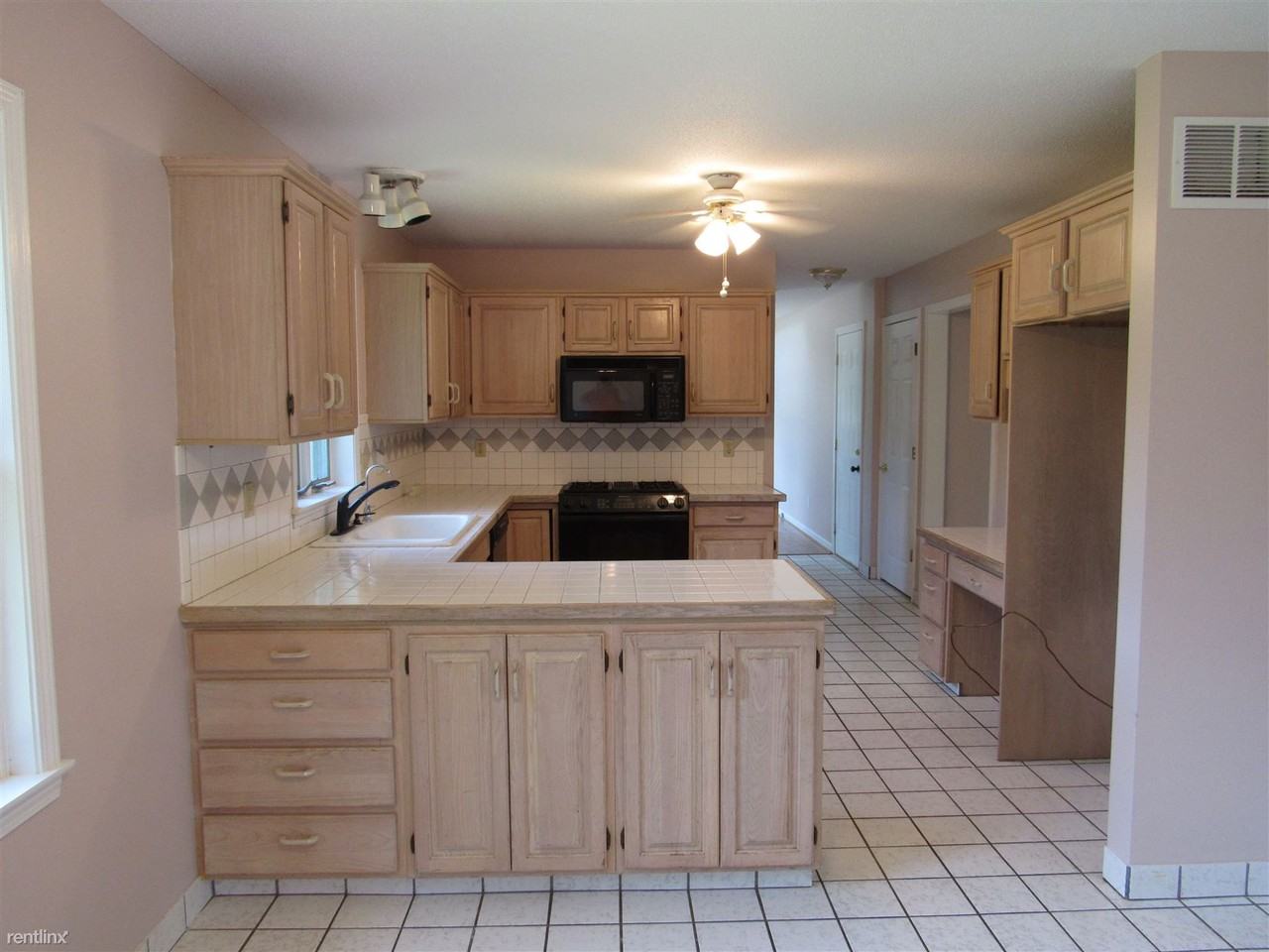 9450 Consumers Dr - Photo 3 of 23