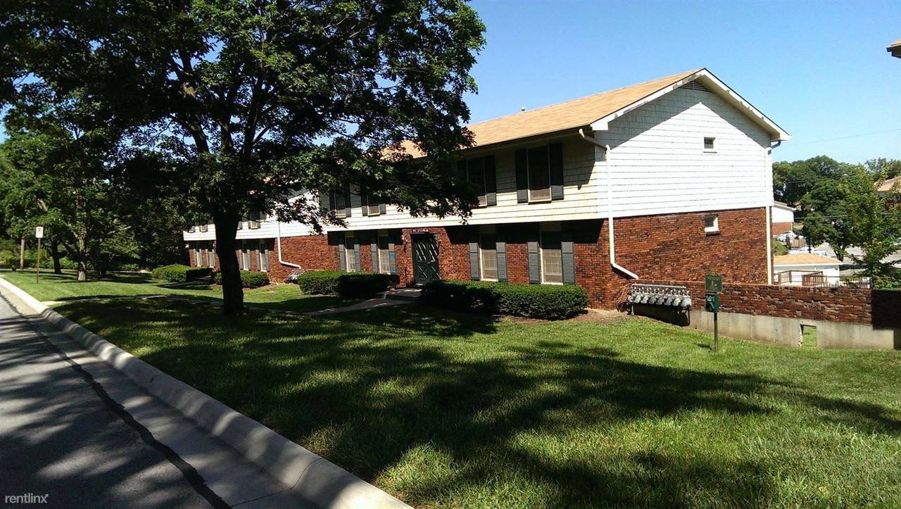 Village Square Apartments - Photo 2 of 7