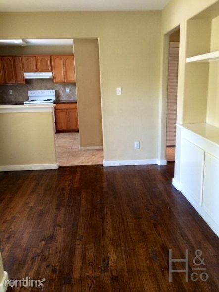 1245 W Hopkins St - Photo 3 of 7