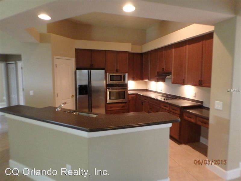 2721 Rustic Oak Pl - Photo 2 of 11