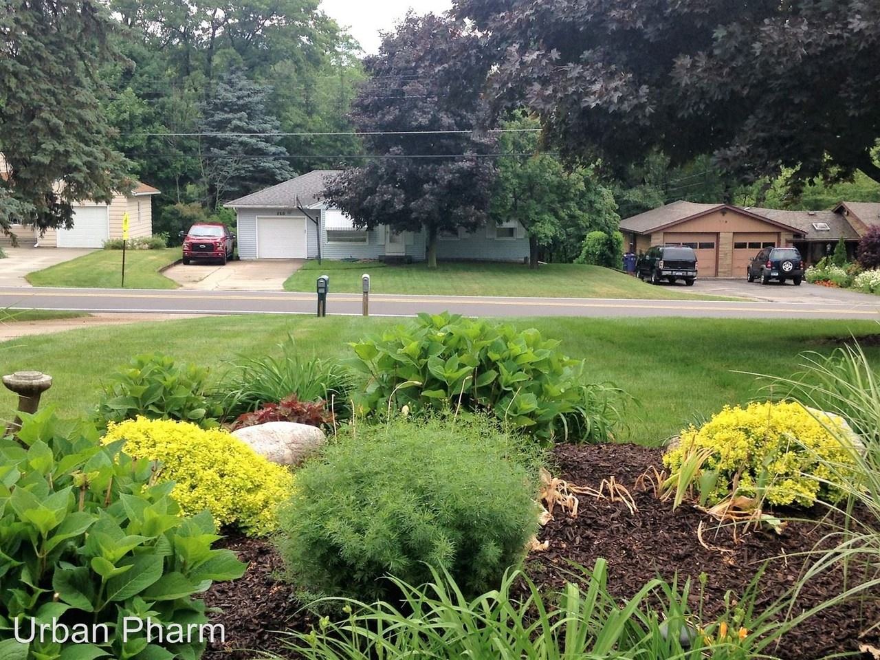 521 Oakleigh Rd NW - Photo 2 of 19