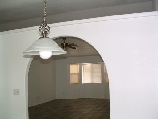100 Buffalo Dr - Photo 3 of 15