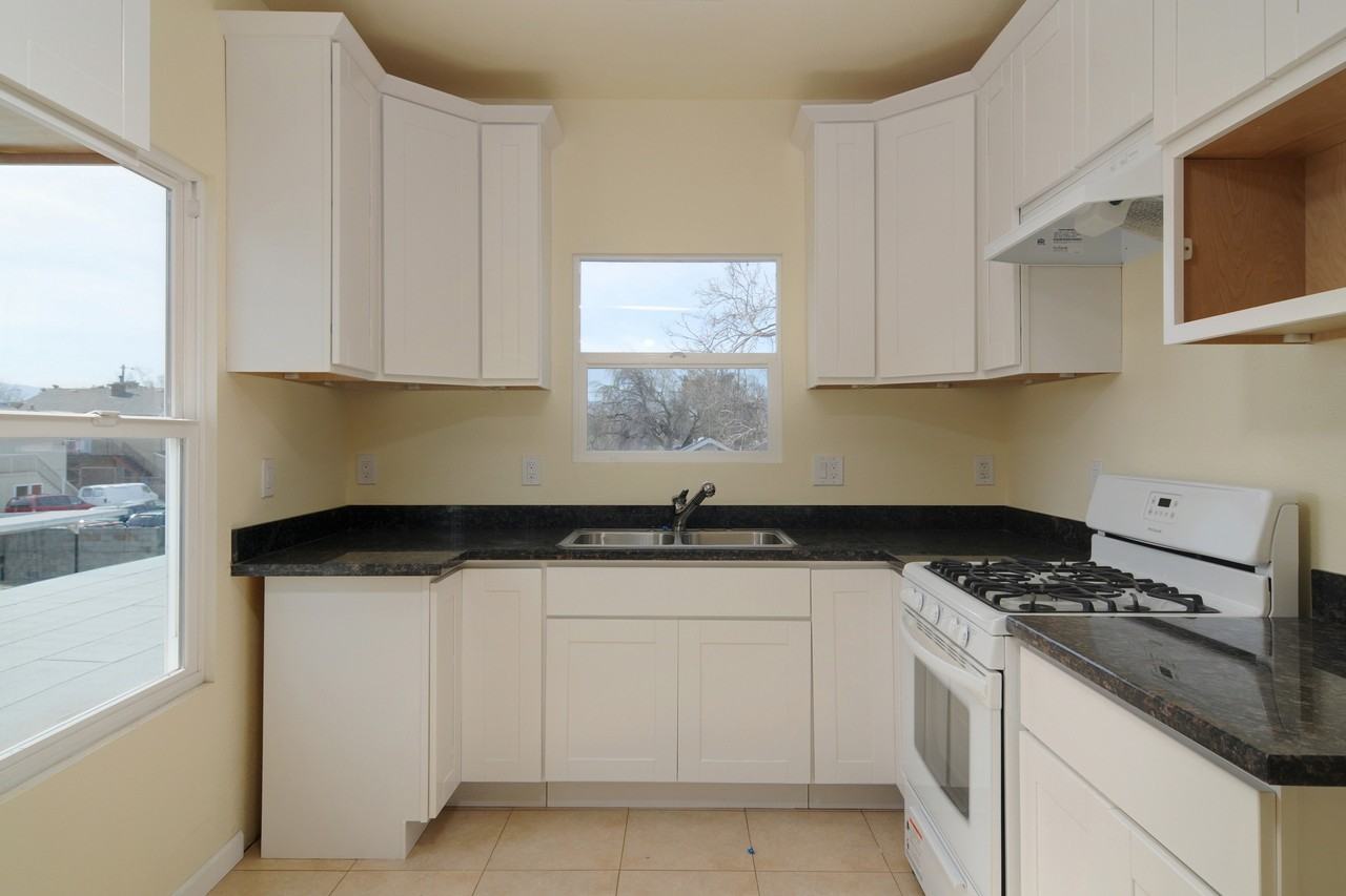 975 Palm Street #C - Photo 3 of 10