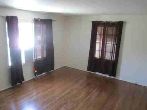 6706 Pickering Ave - Photo 2 of 7