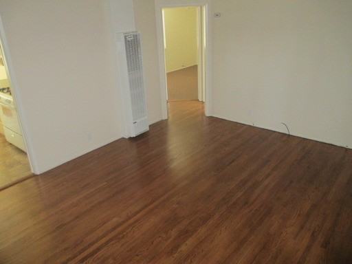 6706 Pickering Ave - Photo 3 of 7