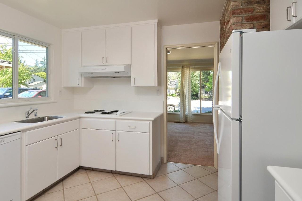 1909 Springer Rd - Photo 2 of 8