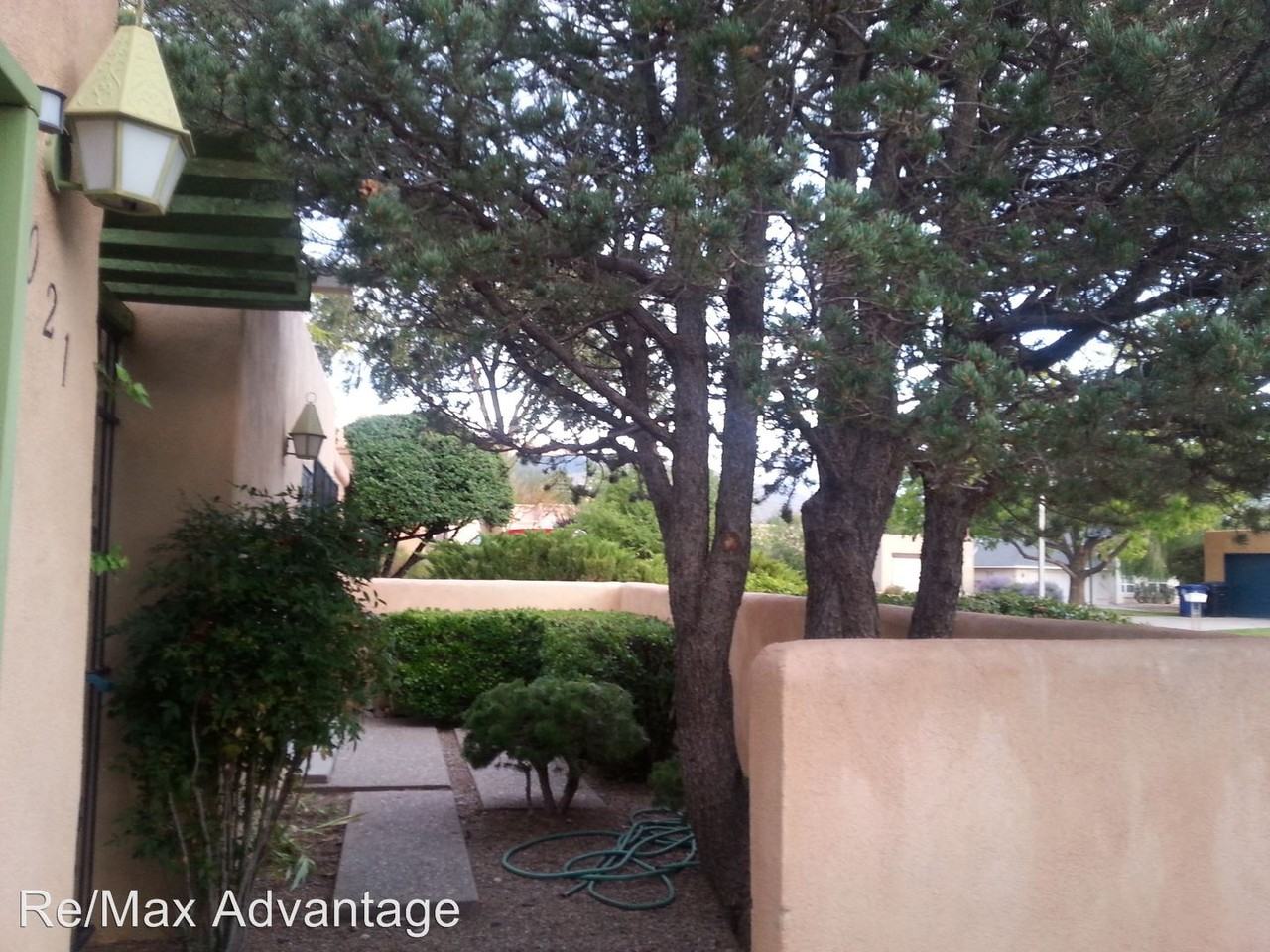 9021 Natalie Ave NE - Photo 3 of 23