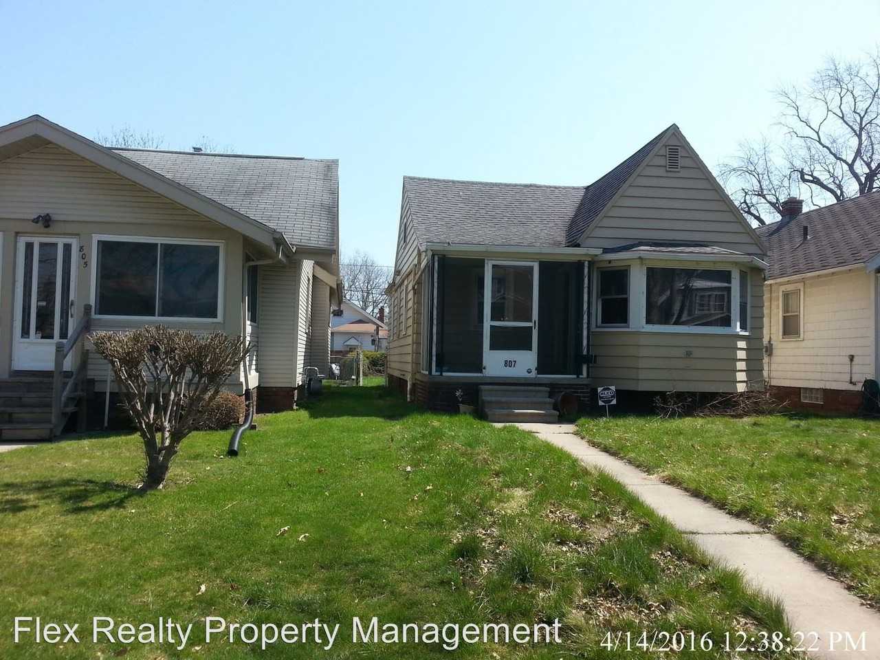 807 Geneva Ave - Photo 3 of 35