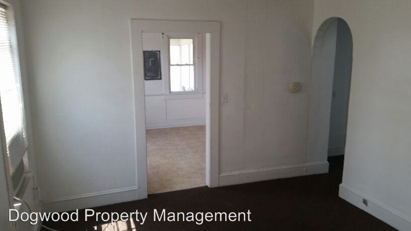 801 N Poindexter St - Photo 2 of 8