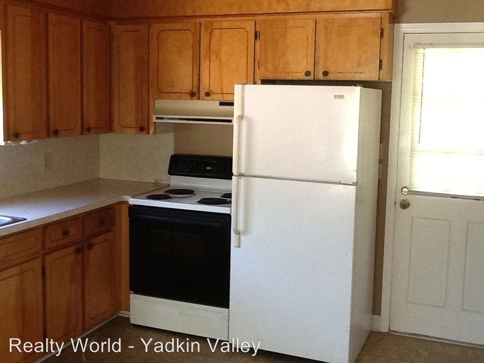 117 Hill St - Photo 2 of 10