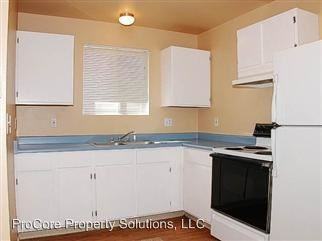 222 W Dion St - Photo 2 of 3