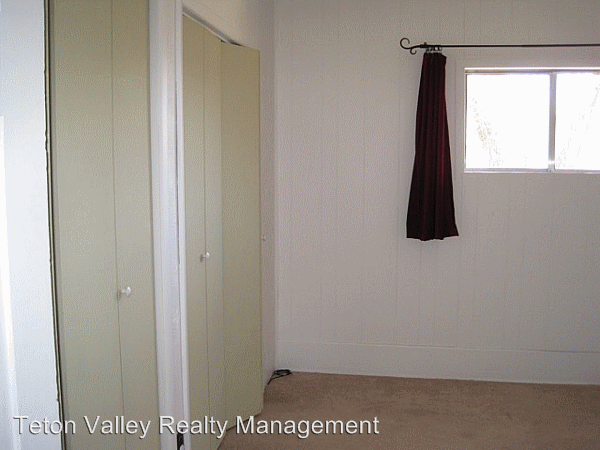 210 E Little Ave - Photo 3 of 38