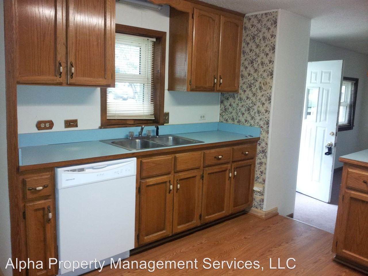 209 W 7th St - Photo 2 of 9