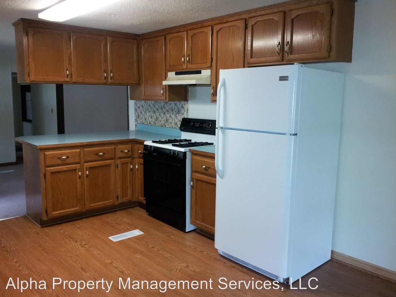 209 W 7th St - Photo 3 of 9