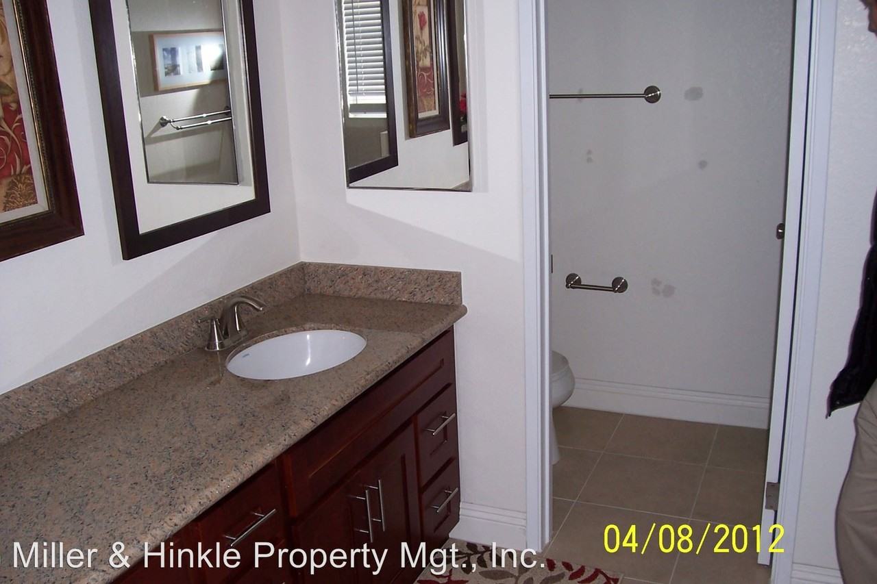 1220 Briarleaf Cir - Photo 3 of 7