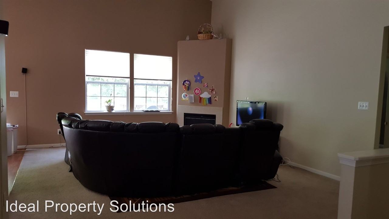 238 Thomas Jefferson Terrace - Photo 3 of 17