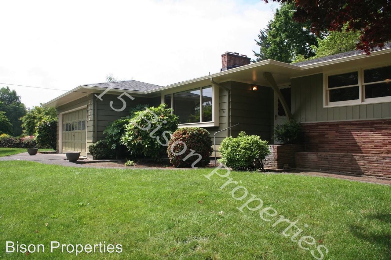 3422 SE Guilford Dr - Photo 2 of 24