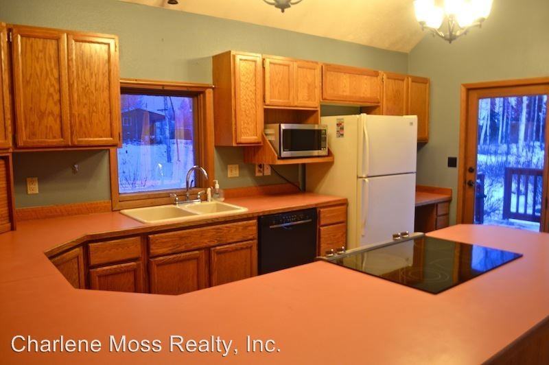 11239 Meadowood Dr - Photo 3 of 15