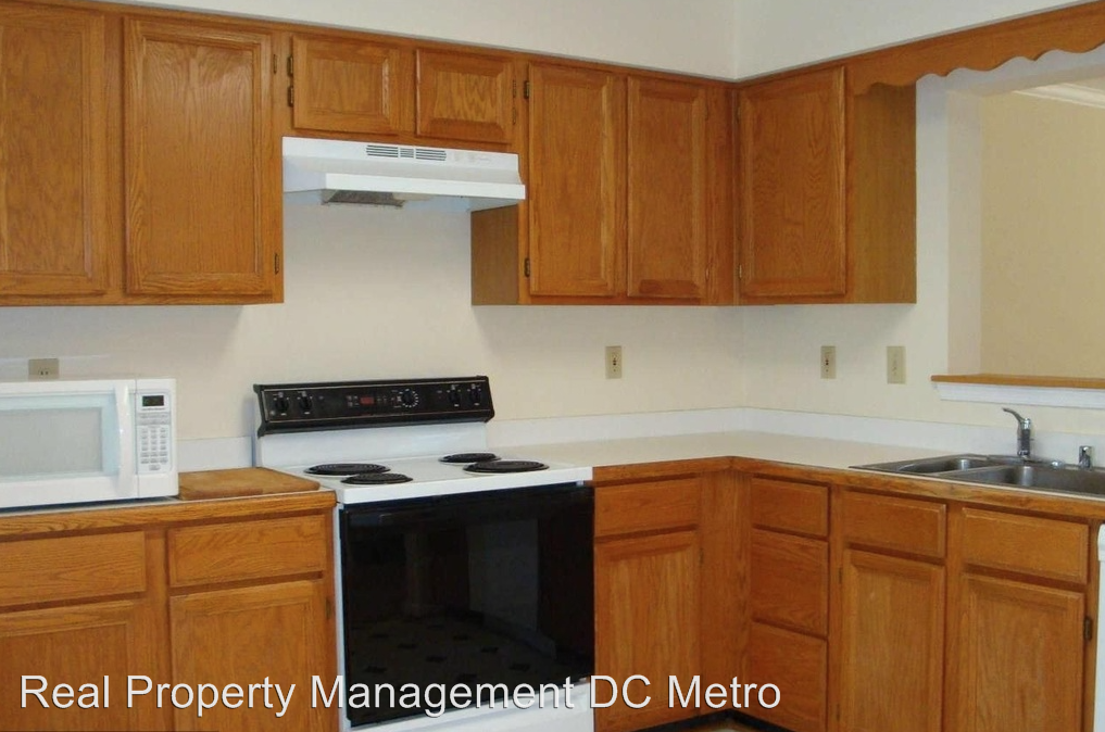 9417 Steeple Ct - Photo 2 of 14