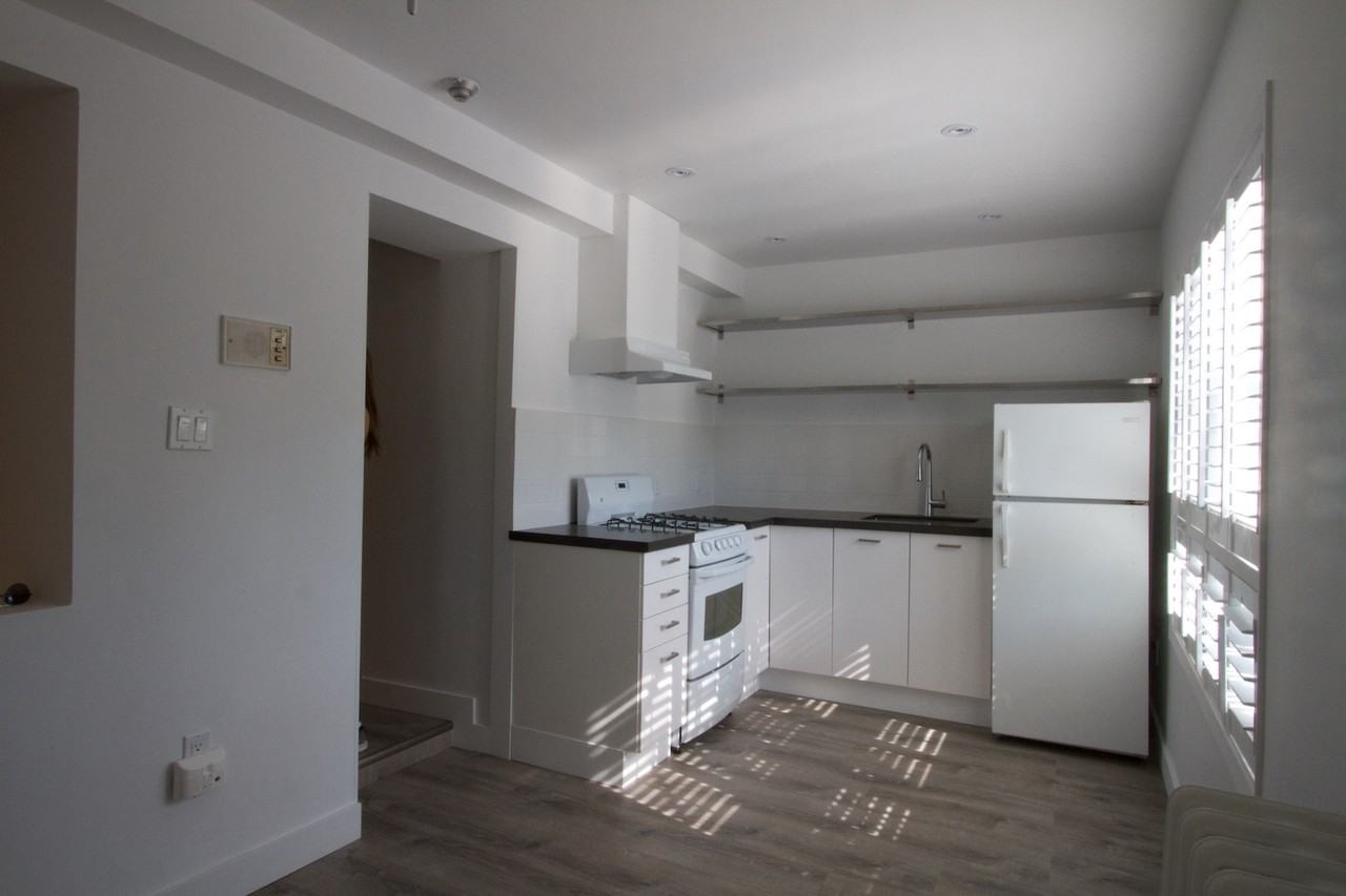 Queen St E & Brookmount Road #2B