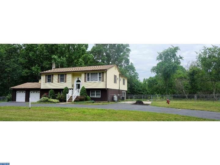 461 Lewistown Rd - Photo 2 of 25