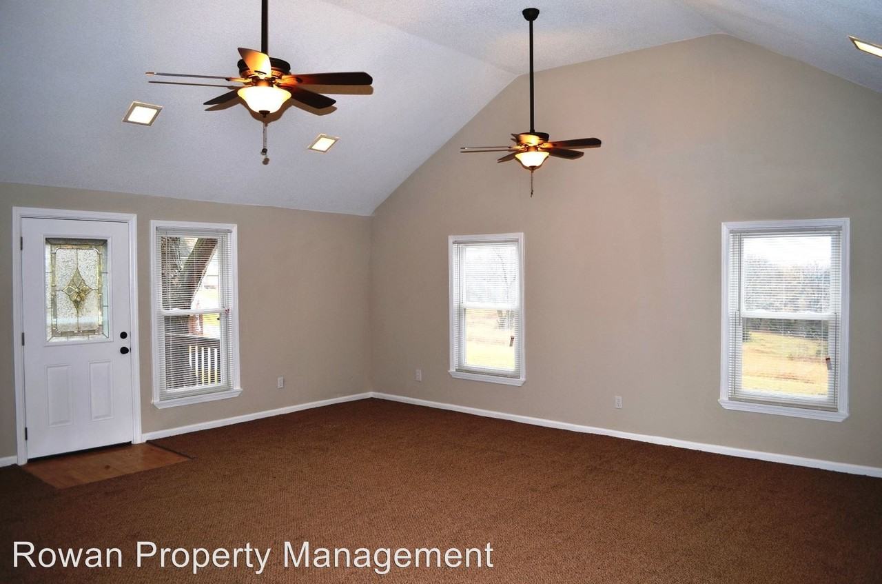 948 Kouns Ln - Photo 3 of 16