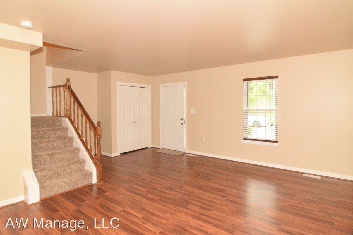 25718 Woodfield Rd - Photo 2 of 34