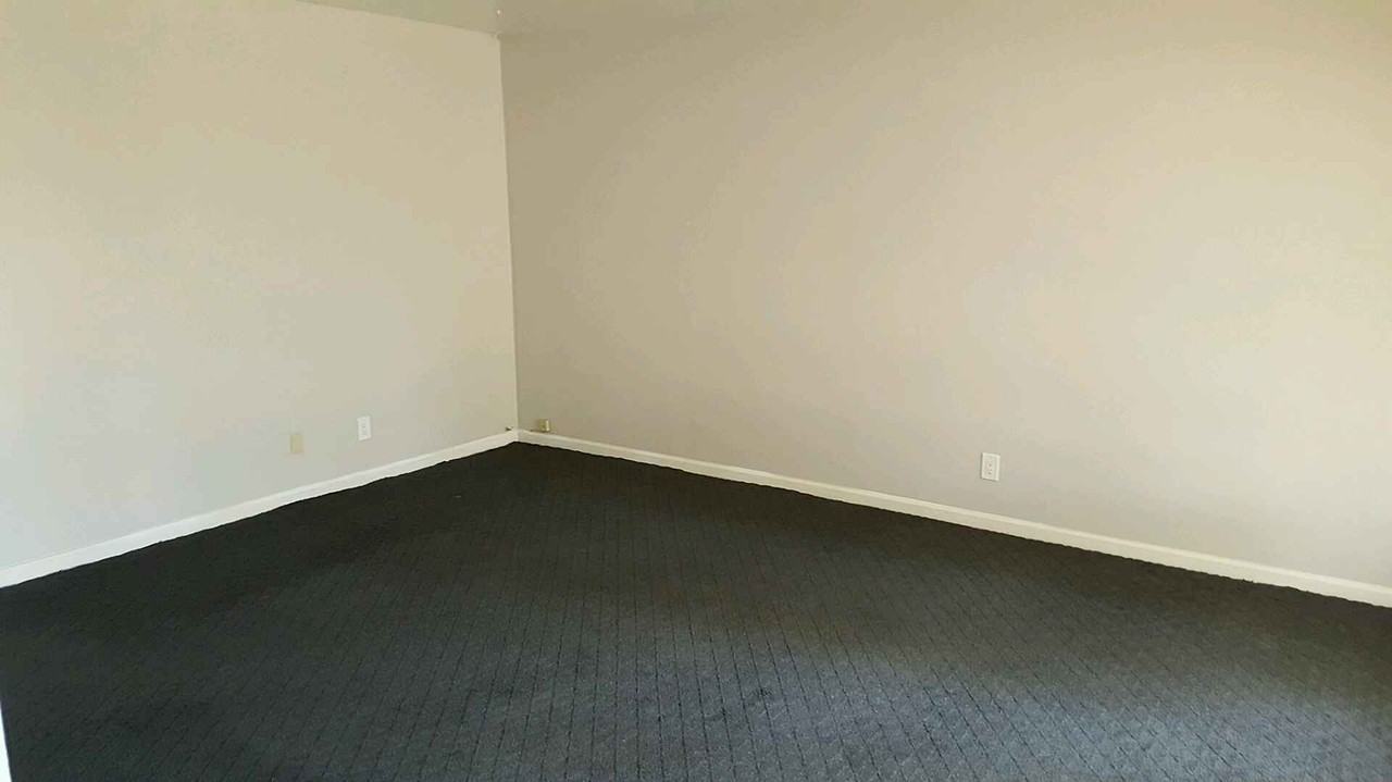 281 N 4th St - Photo 2 of 10