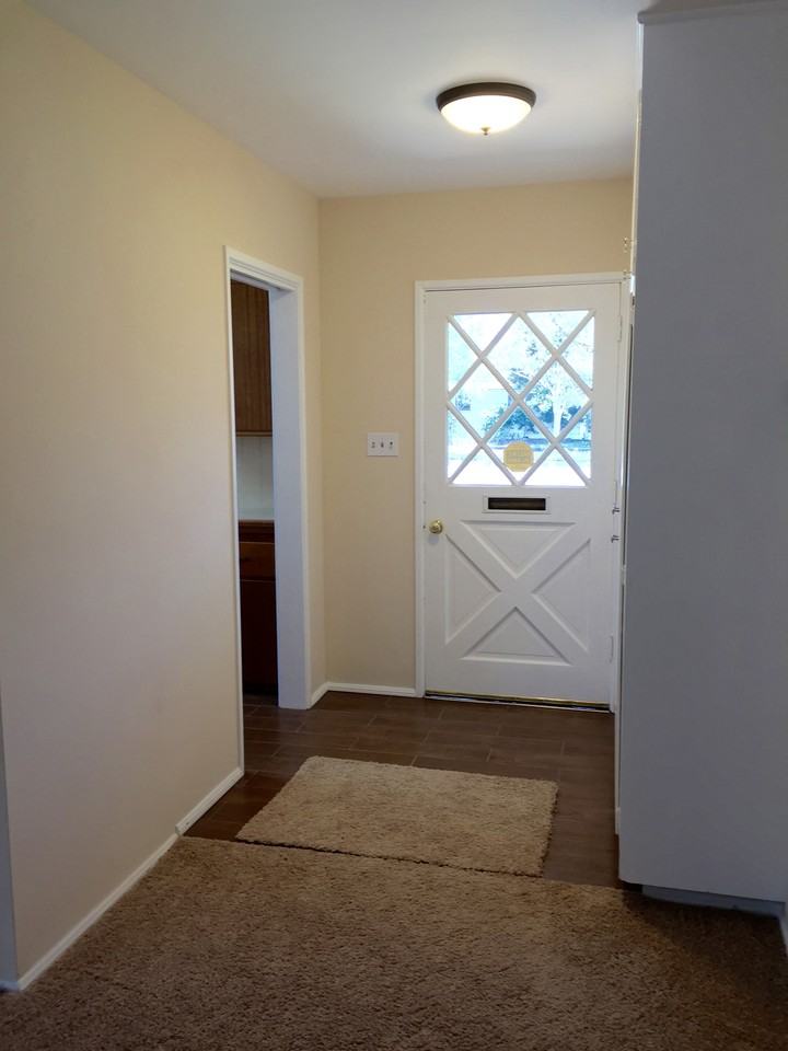 1425 Mural Dr - Photo 3 of 26