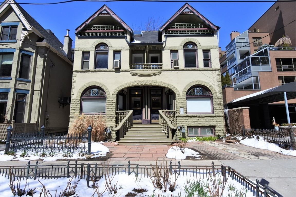 6 Lowther Avenue #2