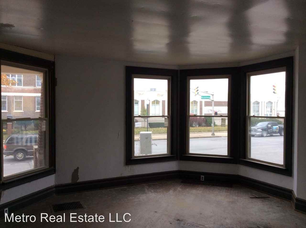 2305 Broadway - Photo 3 of 7