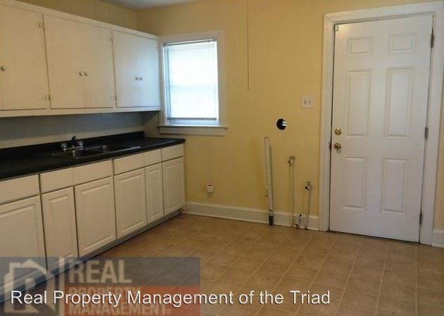 2703 Pinecroft Rd - Photo 3 of 11