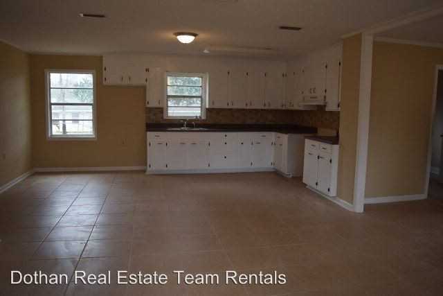 210 Davenport St - Photo 3 of 12