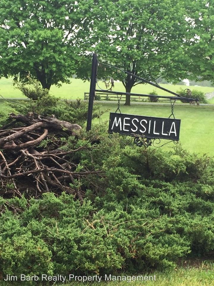 832 White Post Rd - Photo 2 of 43