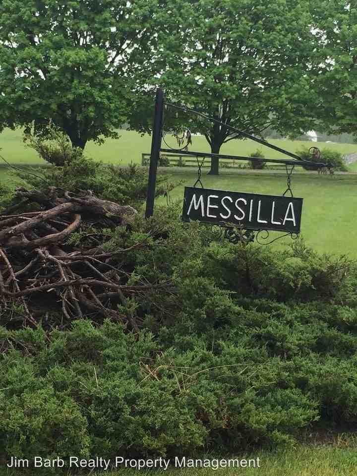 832 White Post Rd - Photo 3 of 43