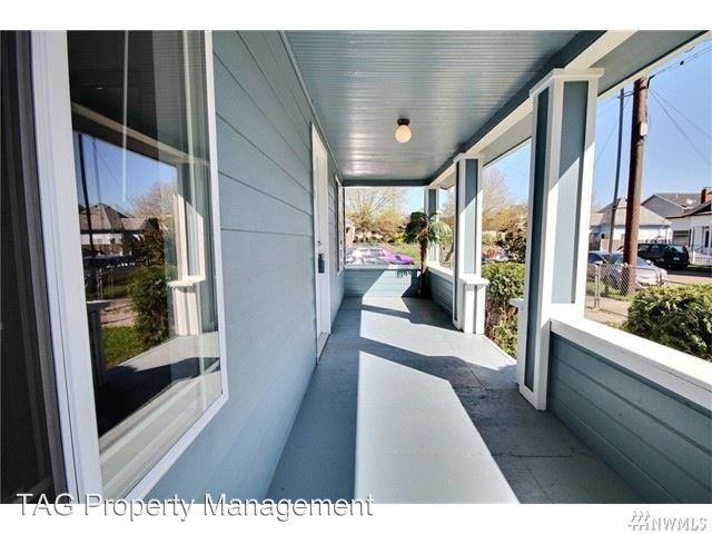 437 Smithers Ave S - Photo 2 of 19