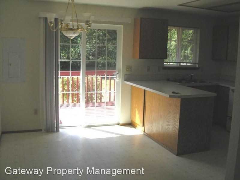 911 E Lakeshore Dr W - Photo 2 of 4