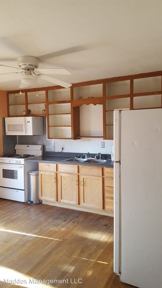 1500 Buena Vista Dr SE - Photo 3 of 7