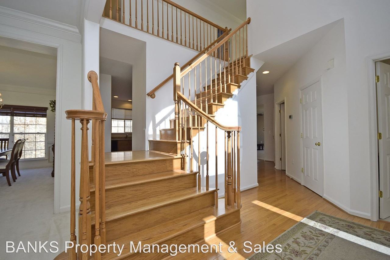 32 Neabsco Dr - Photo 2 of 33