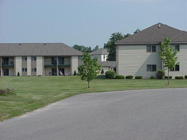 3298-3100 S Woodfield Blvd - Photo 3 of 11