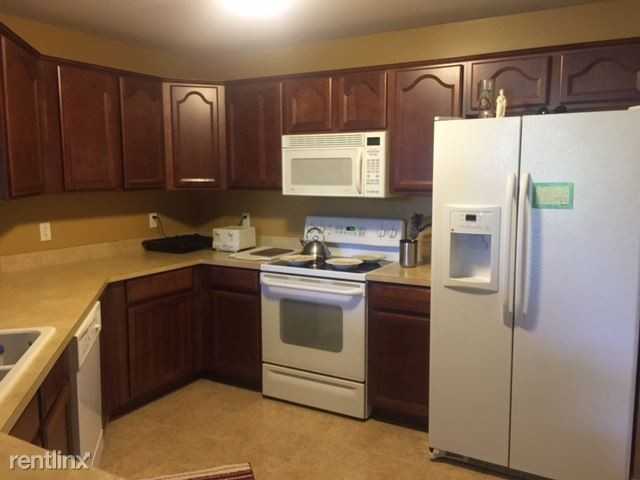 33203 Emma Cir - Photo 3 of 8