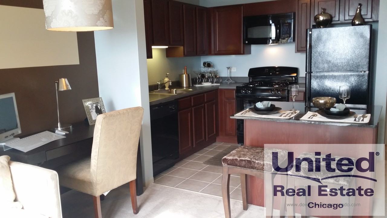 East South Water St & N Field Blvd #2-807