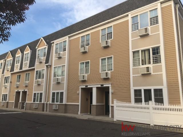 92-58 Holland Avenue #01 - Photo 3 of 3